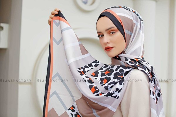 Hijab Twill Met Orangepatroon - Sal Evi