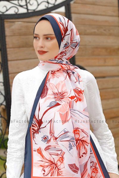 Hijab Twill Met Honeysucklepatroon - Sal Evi