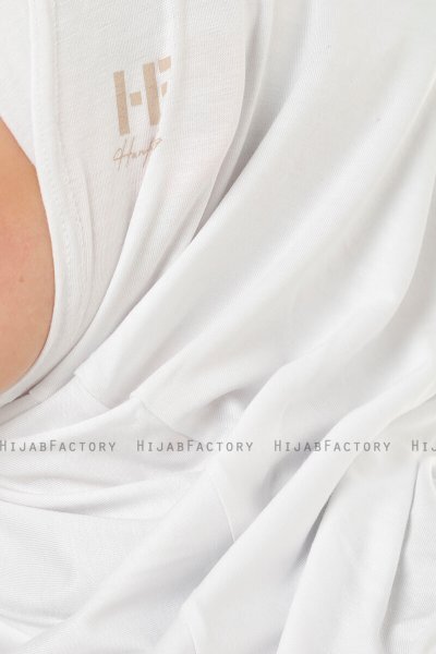 Hanfendy Cross Logo - Wit Al Amira Hijab