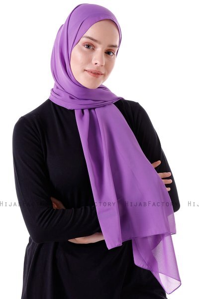 Hadise - Purper Chiffon Hijab