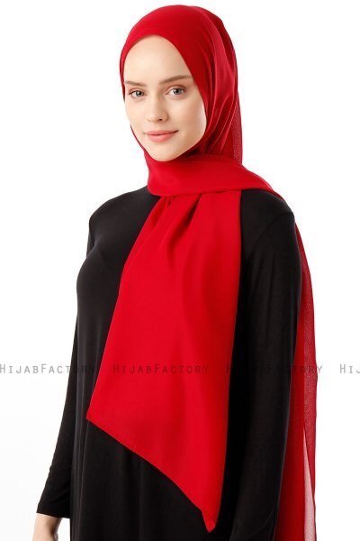 Hadise - Rood Chiffon Hijab