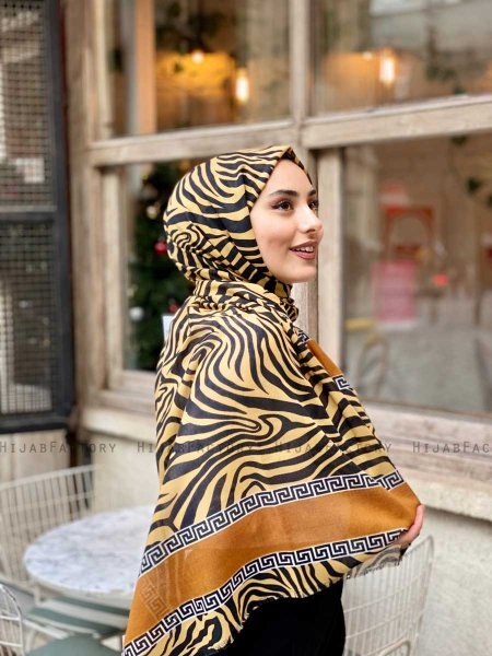 Kadifa - Zwart & Beige Gedessineerde Katoen Hijab - Mirach