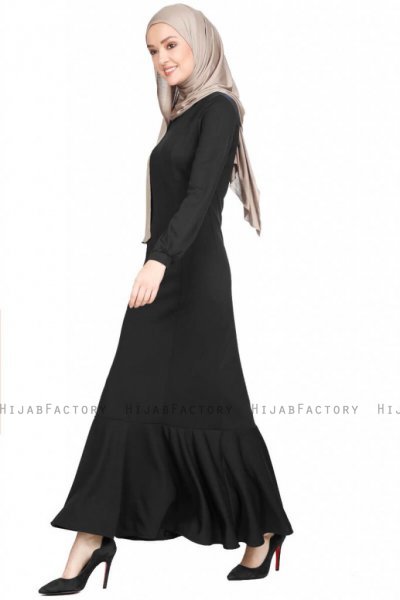 Nadia Svart Klänning Med Volang Miss Halima 280216c