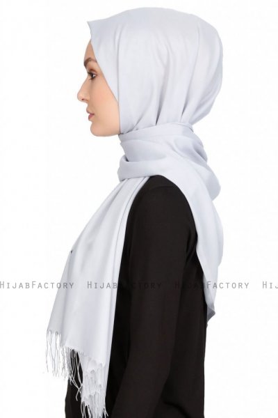 Sinem Ljusgrå Chiffon Hijab Med Fransar 4A1405c